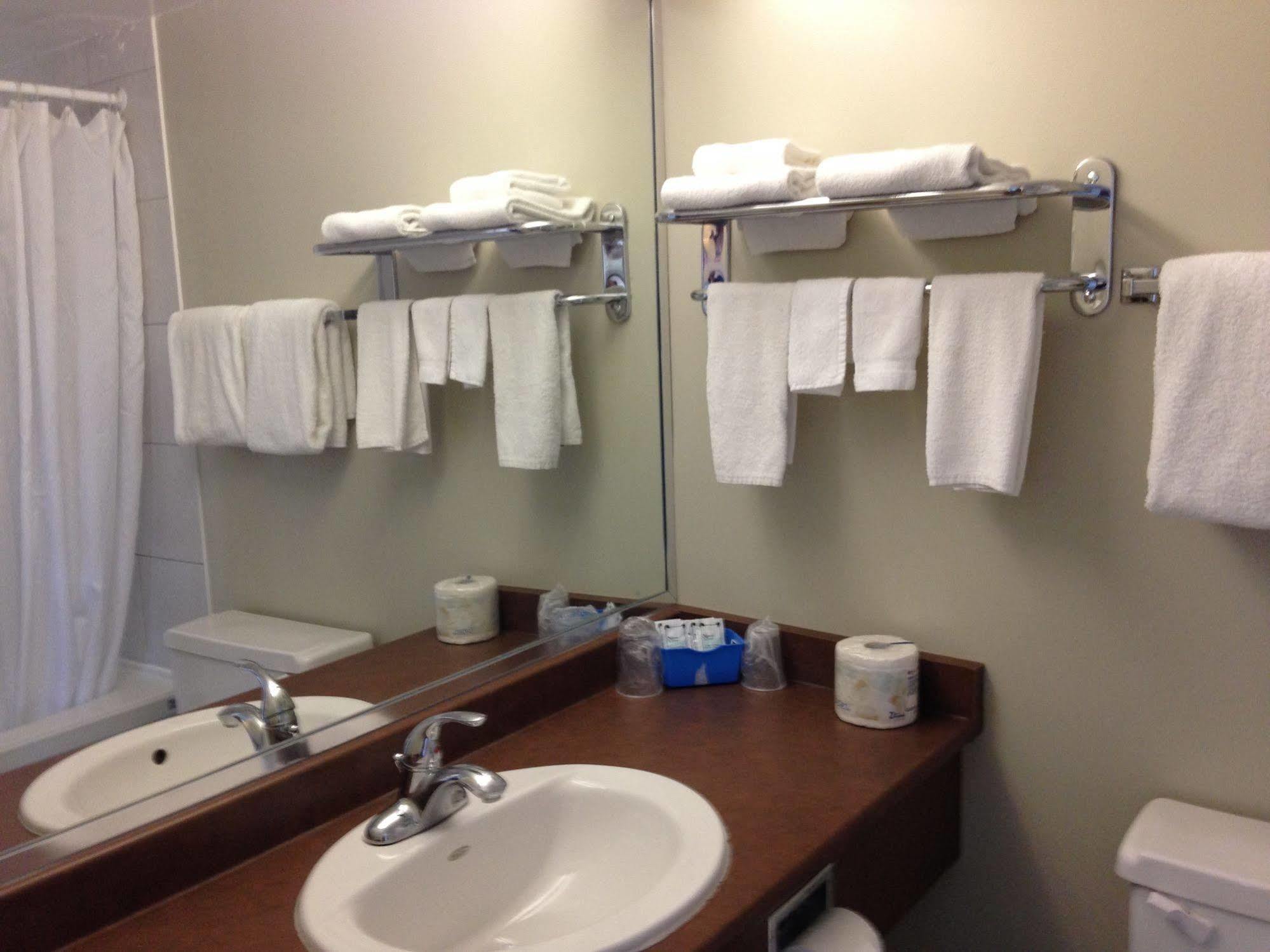 Silver Crest Lodge Grande Prairie Extérieur photo